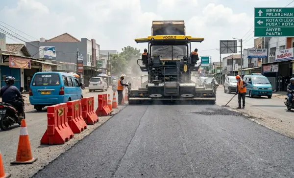 jasa pengaspalan jalan cilegon menggunakan alat modern