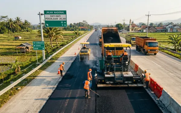 jasa pengaspalan subang dilakukan oleh tenaga profesional